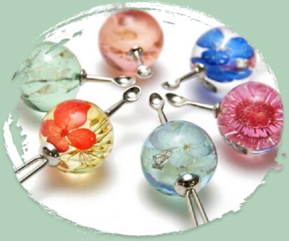 Tama kanzashi trong suốt – một kiểu thiết kế thịnh hành ngày nay. Ảnh : store.shopping.yahoo.co.jp