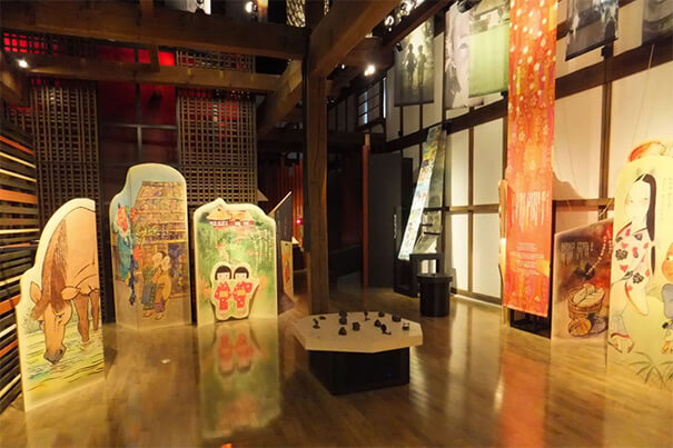 Bên trong Mukashi-banashi-gura. Bên trong Mukashi-banashi-gura.