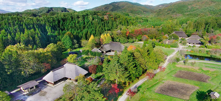 Ngôi làng cổ xưa Tono Furusato. Ngôi làng cổ xưa Tono Furusato.