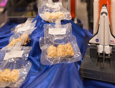 Mì “Space Ram”. Mì “Space Ram”.