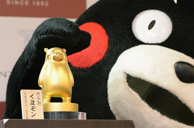 Tượng vàng Kumamon nguyên khối được làm ra vào năm 2014. Tượng vàng Kumamon nguyên khối được làm ra vào năm 2014.