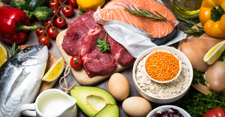 Chế độ ăn uống cân bằng là chế độ đảm bảo cung cấp đủ lượng các chất cần thiết cho cơ thể. Chế độ ăn uống cân bằng là chế độ đảm bảo cung cấp đủ lượng các chất cần thiết cho cơ thể.