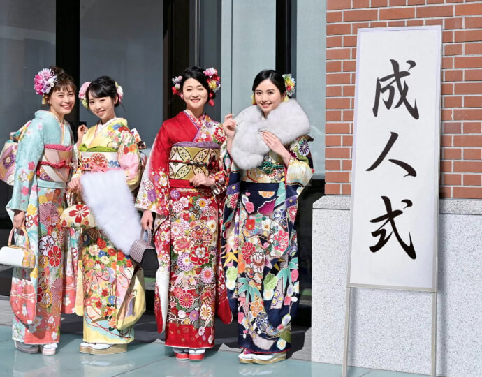 Trang phục kimono đầy màu sắc của các cô gái Nhật trong Lễ Thành nhân