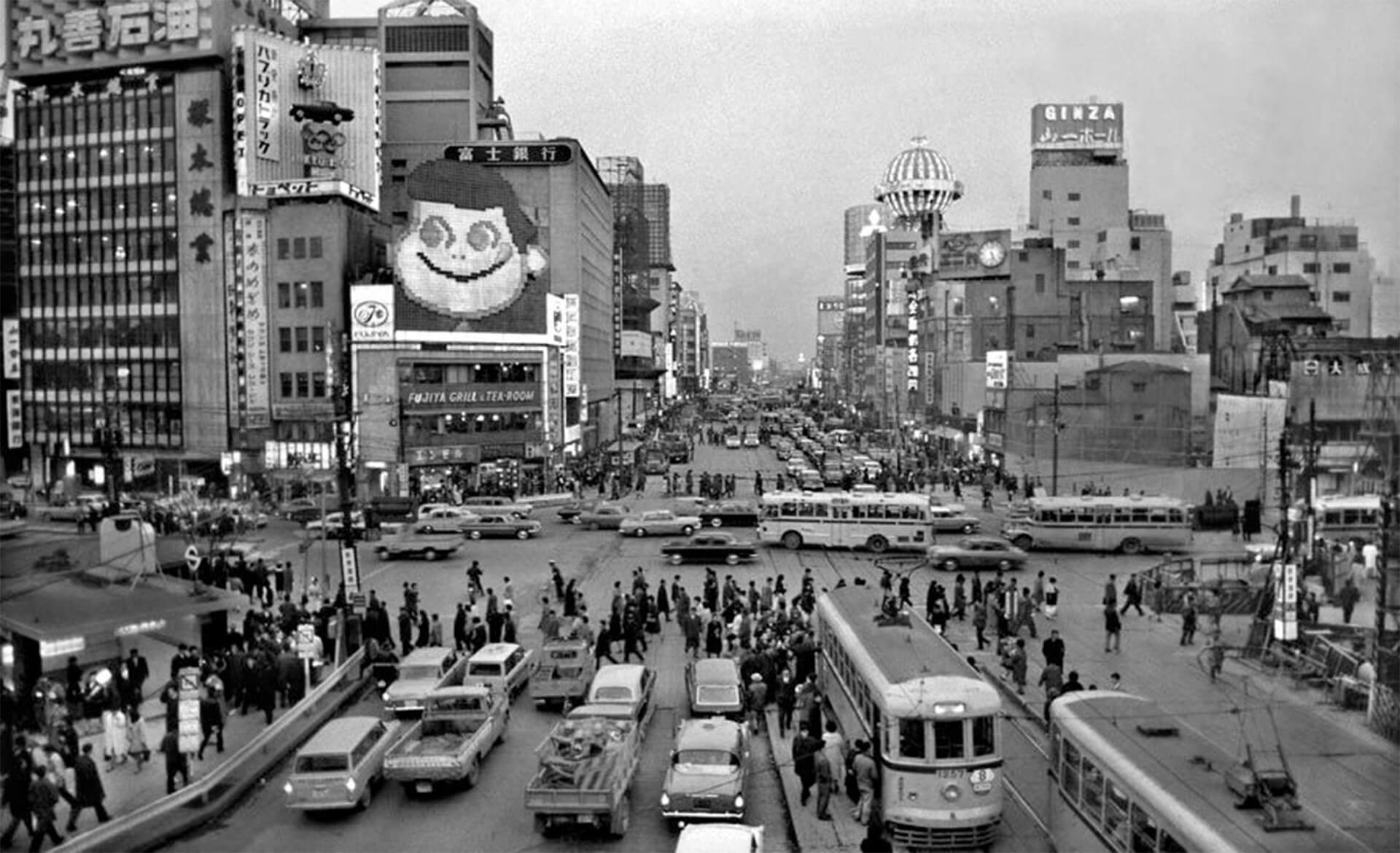 Sau Thế chiến II, kinh tế Nhật Bản có sự phục hồi và phát triển thần kỳ. Ảnh: Ochimusya Drive