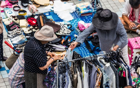 Người Nhật trao đổi mua bán đồ cũ theo tinh thần mottainai. Người Nhật trao đổi mua bán đồ cũ theo tinh thần mottainai.