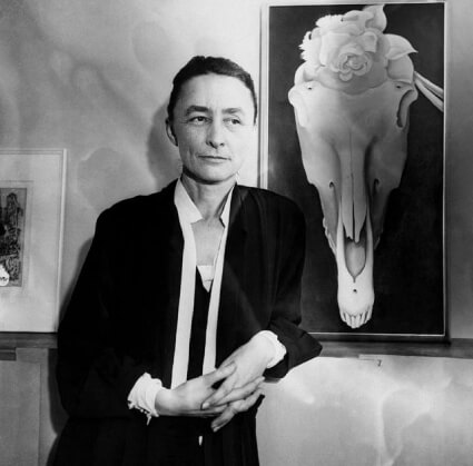 Họa sĩ Georgia O'Keeffe, người thầy của Yayoi Kusama. Họa sĩ Georgia O'Keeffe, người thầy của Yayoi Kusama.