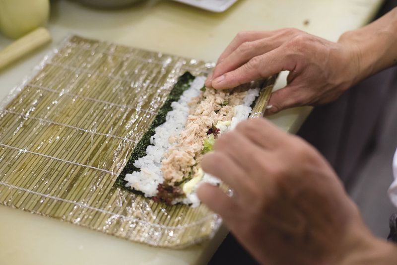 cách làm tunamayo maki