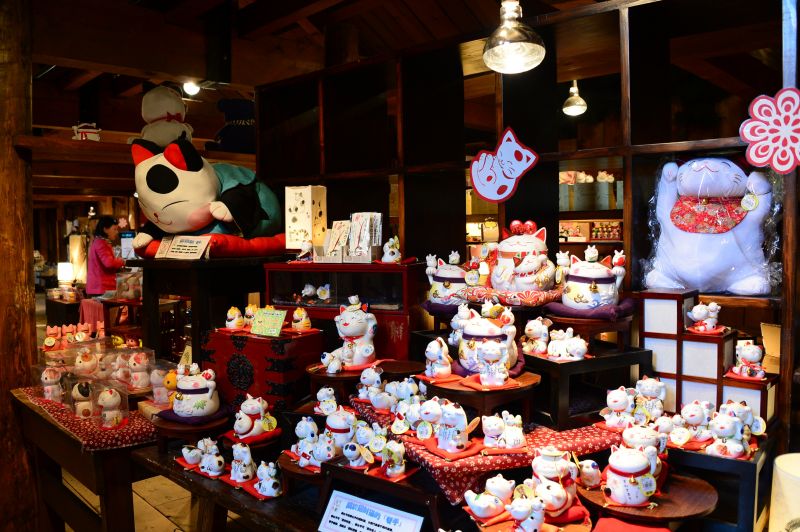 hộp âm nhạc mèo thần tài Maneki-neko