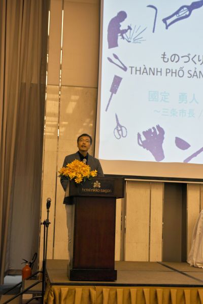 Ông Isato Kunisada, thị trưởng thành phố Sanjo