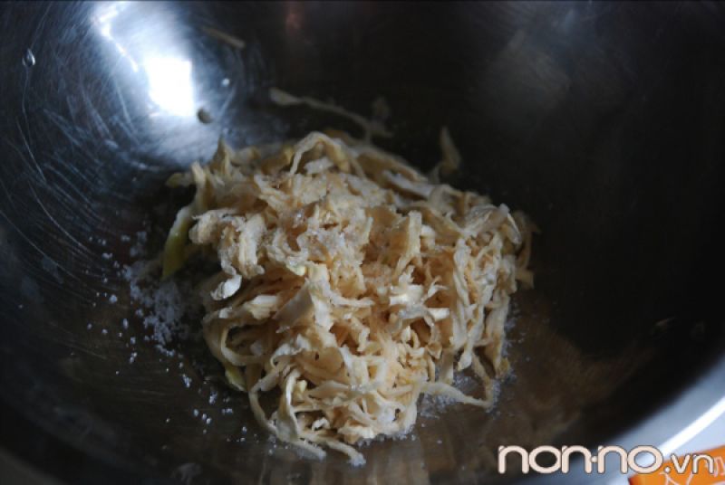 củ cải khô trộn với muối