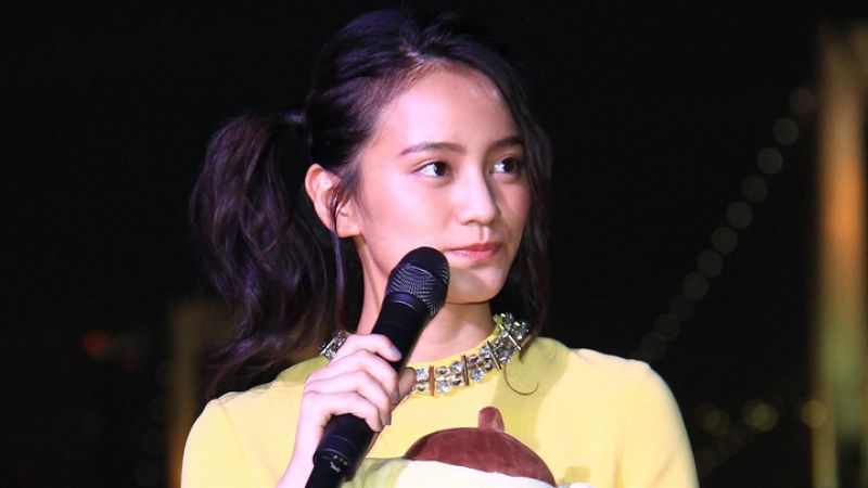 người mẫu và nghệ sỹ Yumi Okada người mẫu và nghệ sỹ Yumi Okada