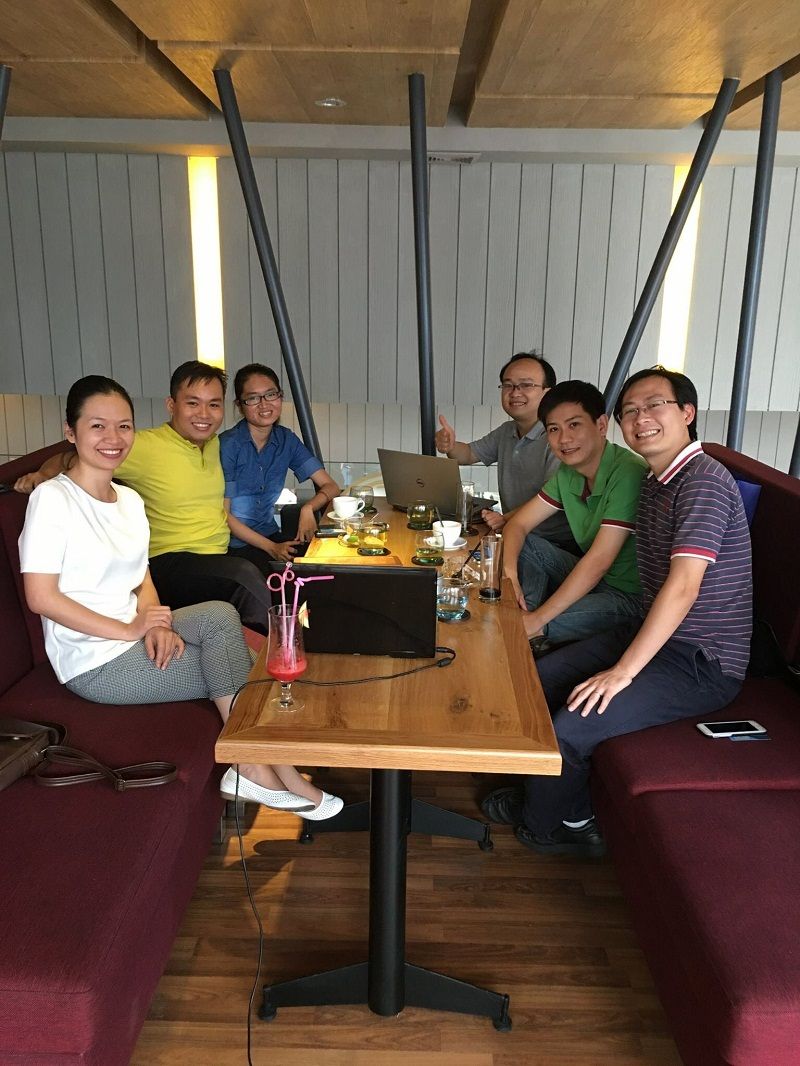 bác sĩ Nguyên Quý và một số thành viên