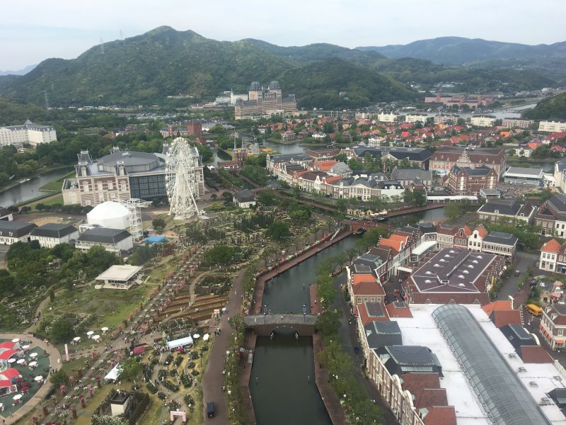 Khung cảnh toàn bộ thị trấn Huis Ten Bosch nhìn từ tòa tháp cao nhất