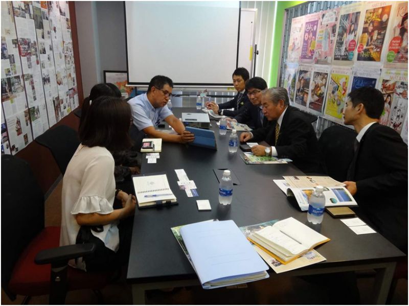 Thị trưởng Taue của TP. Nagasaki ghé thăm văn phòng Kilala