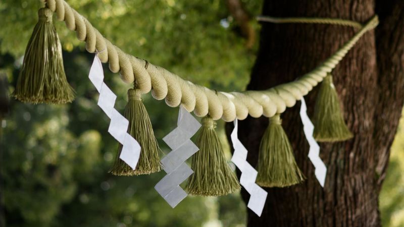 dây thừng treo quanh đền thờ dây thừng treo quanh đền thờ