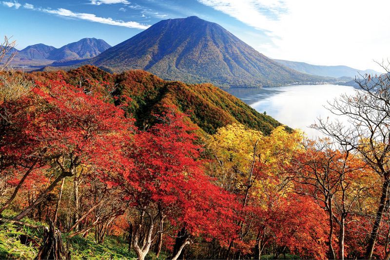 Núi Nantai và hồ Chuzenji ở Nikko Núi Nantai và hồ Chuzenji ở Nikko
