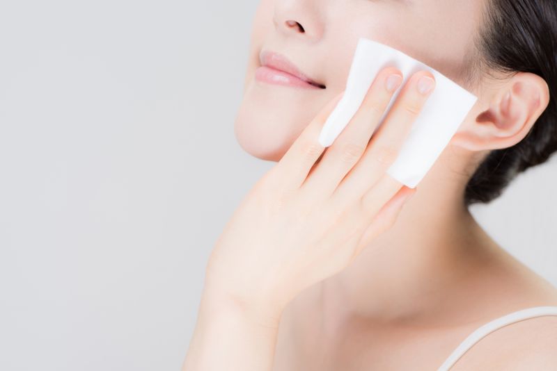 dùng Toner làm sạch và mềm da dùng Toner làm sạch và mềm da