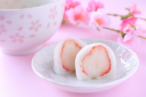Ichigo Daifuku trông như quốc kỳ Nhật Bản Ichigo Daifuku trông như quốc kỳ Nhật Bản