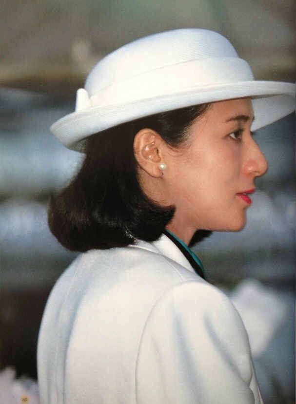 cha mẹ thuyết phục Masako lấy Thái tử Naruhito cha mẹ thuyết phục Masako lấy Thái tử Naruhito