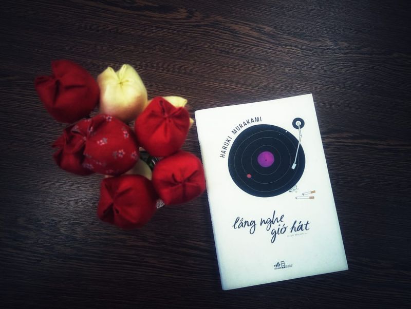 review lắng nghe gió hát 1