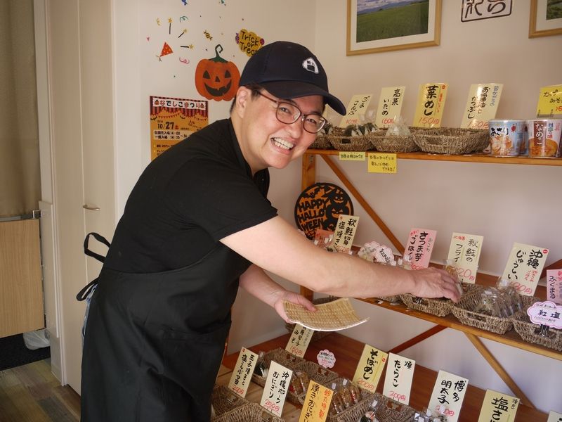 học việc tại một cửa hàng cơm nắm