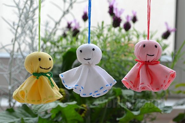 búp bê cần mưa được trang trí tùy sở thích