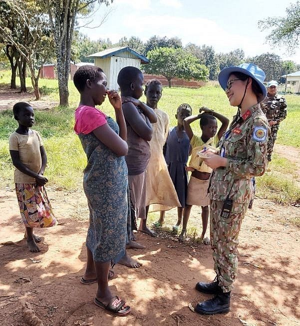 厳しい生活環境の中でも現地の人との交流を大切にしてきた　ⓒ Thoi Dai