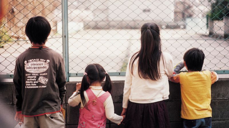 những người trẻ chăm sóc những người trẻ chăm sóc