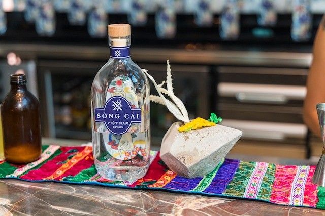 ⓒ Thoi Dai ⓒ Thoi Dai