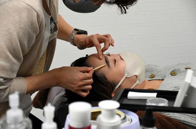 ngành làm đẹp lông mày tại nhật bản