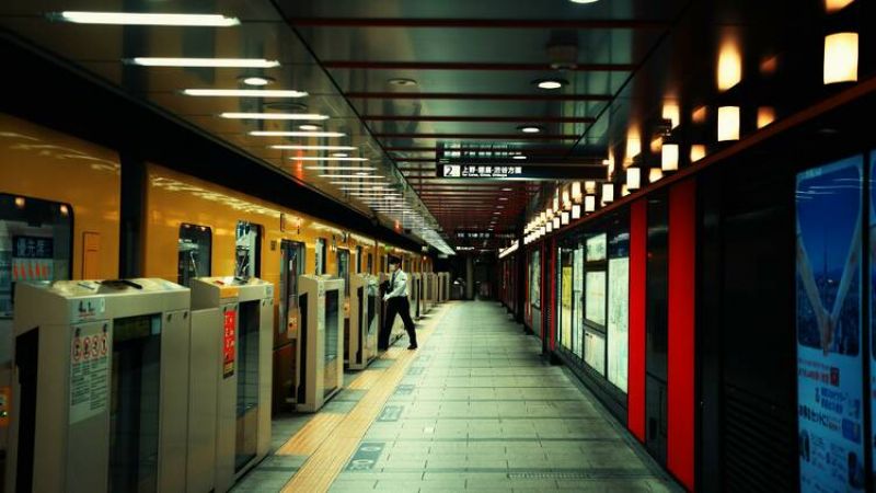 tàu điện ngầm tàu điện ngầm